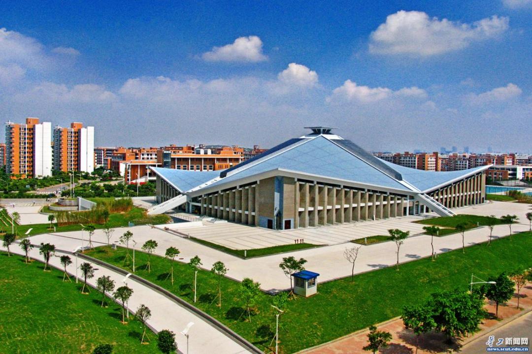 大学城校区风景图 (1).jpg